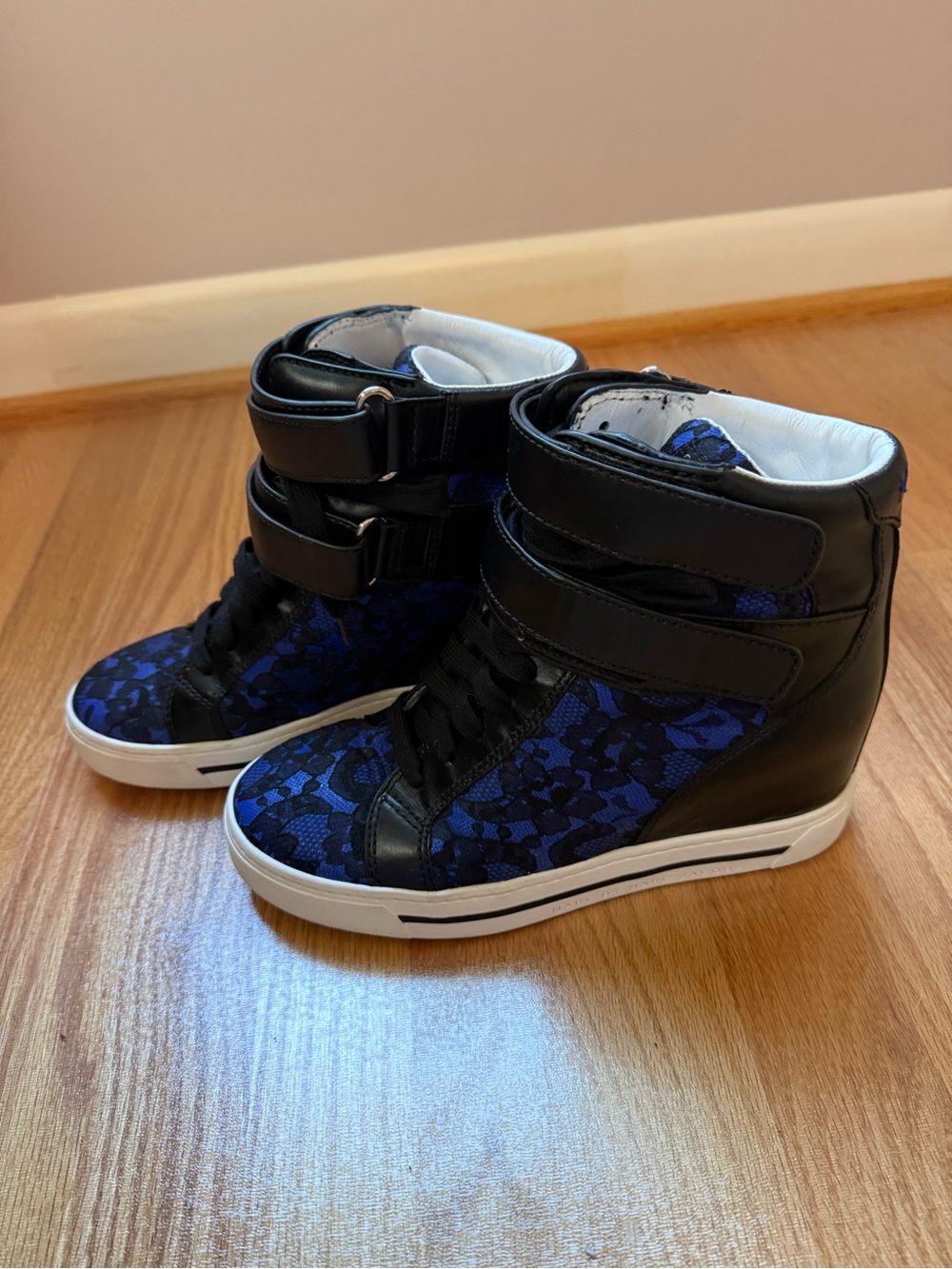 RARE Marc by Marc Jacobs Vintage Black & Blue Lace High-Top Sneakers with Straps - Picture 3 of 9